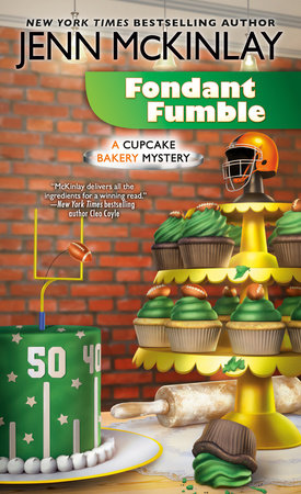 Fondant Fumble Paperback by Jenn McKinlay